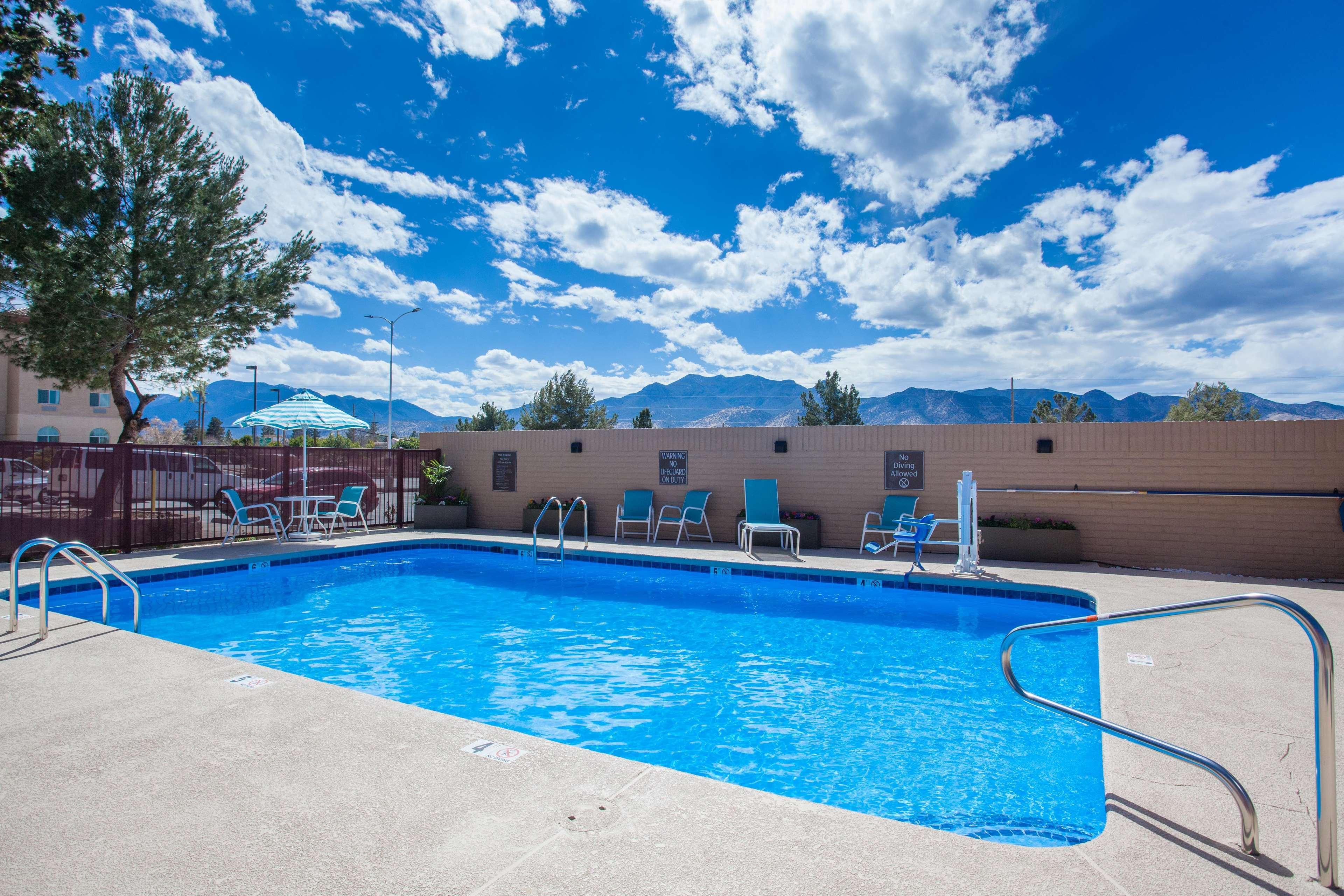 Best Western Holiday Manor Newton Exterior foto